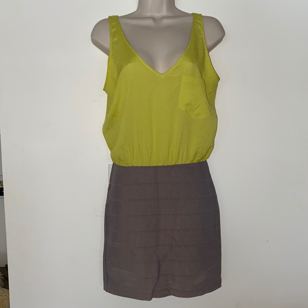 EIGHT SIXTY V-neck green/gray dress(knit skirt) S